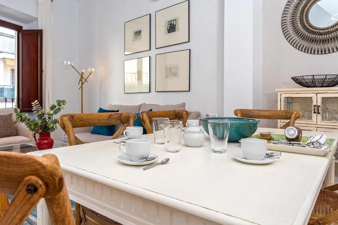 Genteel Home Arfe Terrace Seville
